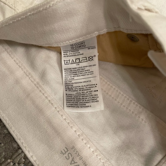 Old Navy Stay White jeans - Picture 3 of 5